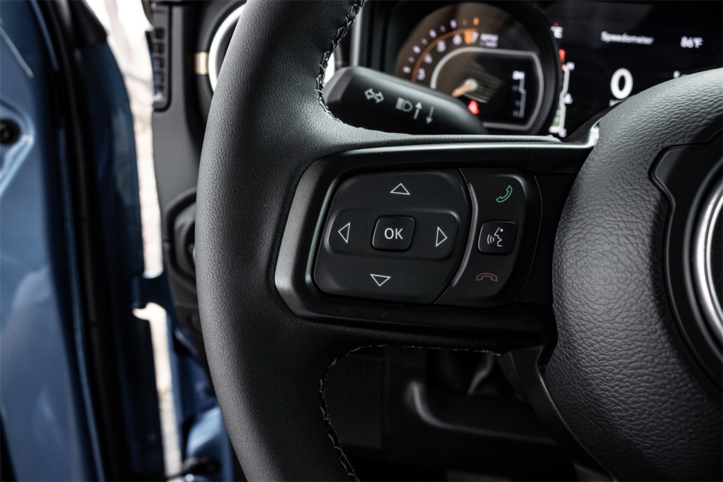 2025 Jeep Gladiator Sport S photo 13