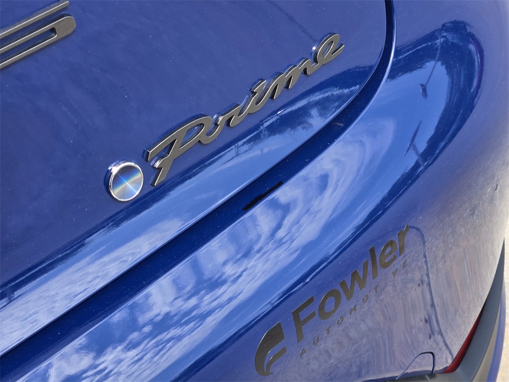 2024 Toyota Prius Prime SE photo 12