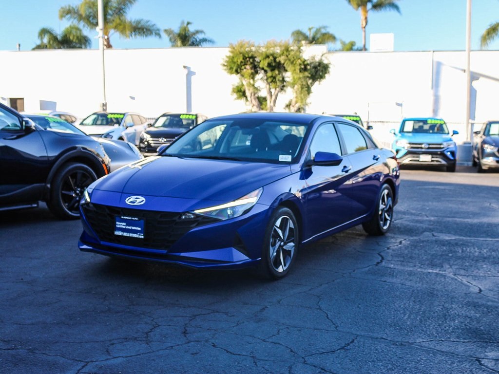 2023 Hyundai Elantra SEL Convenience photo 3