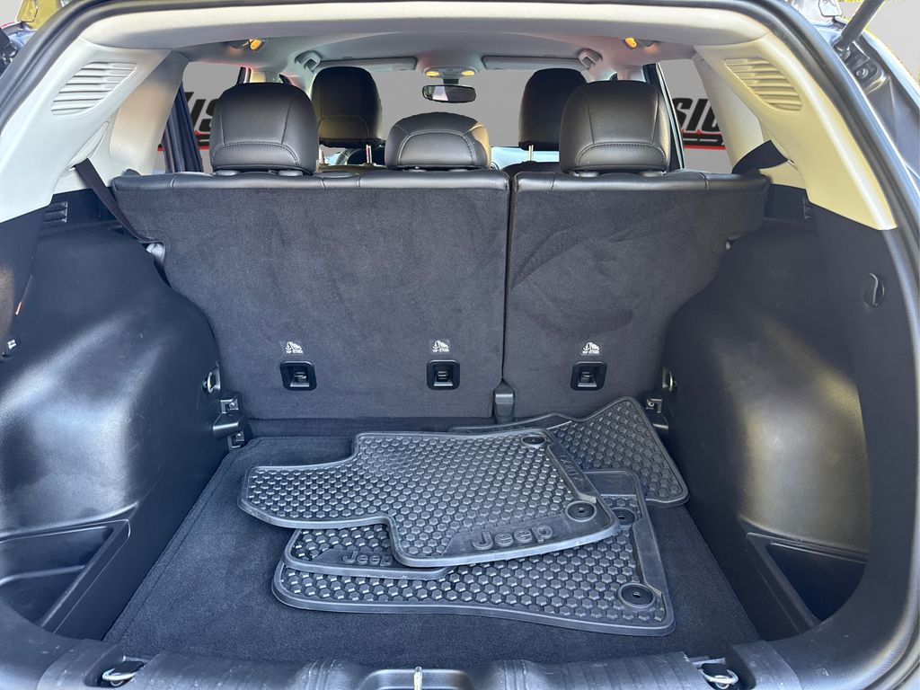 2018 Jeep Compass Latitude photo 9