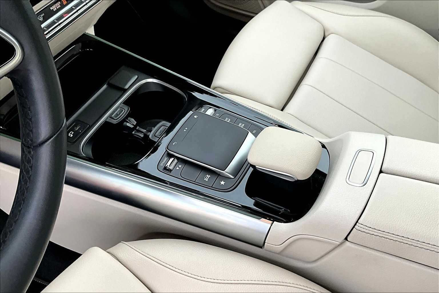 2022 Mercedes Benz GLA 250 photo 16