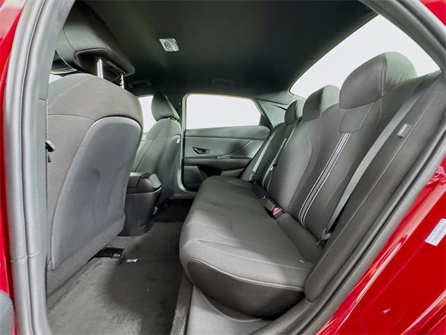 2025 Hyundai Elantra SEL Sport photo 30