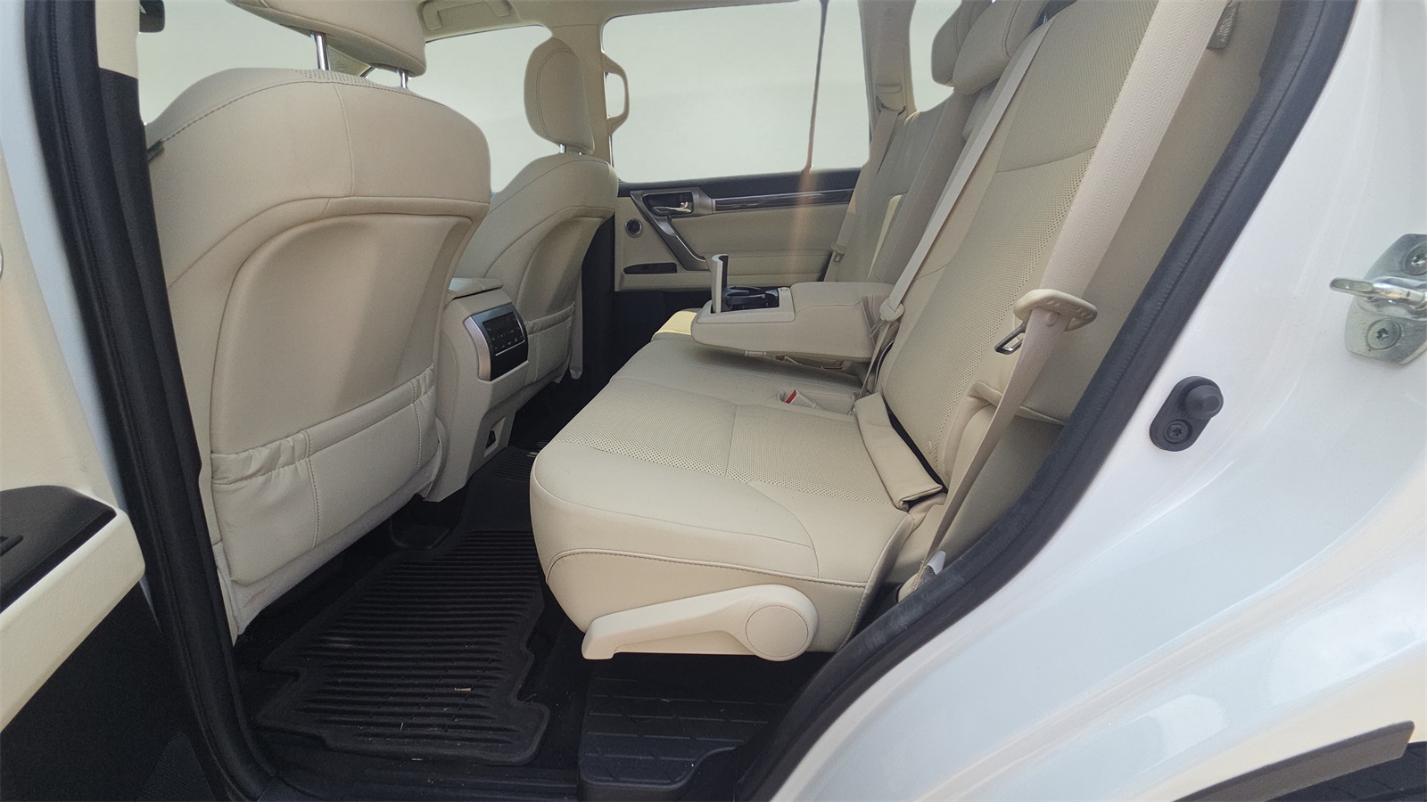 2023 Lexus GX 460 photo 28