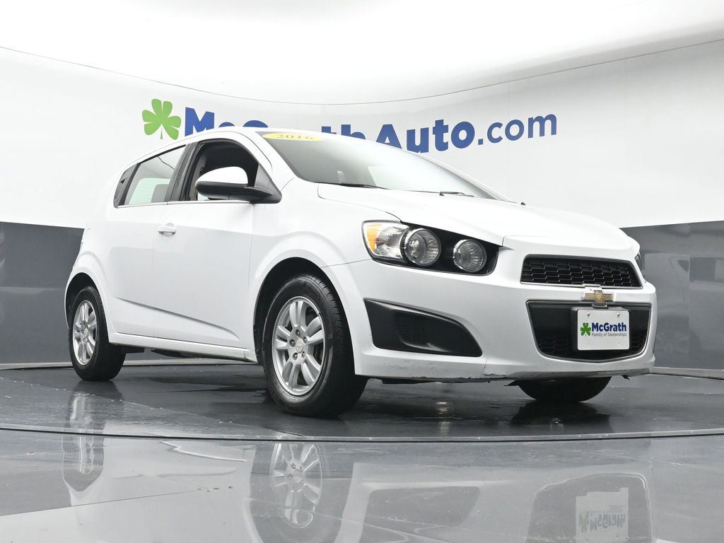 2016 Chevrolet Sonic LT photo 16