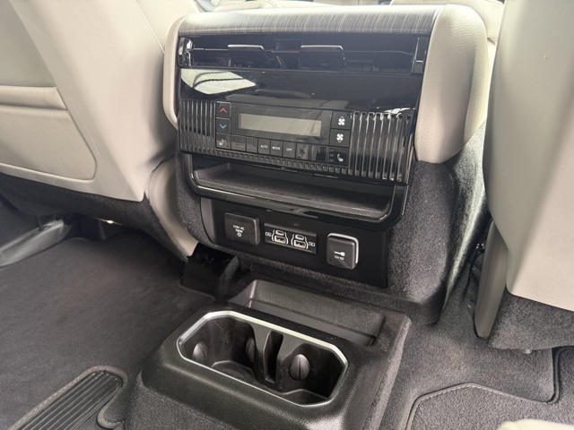 2024 Jeep Wagoneer Series II photo 12