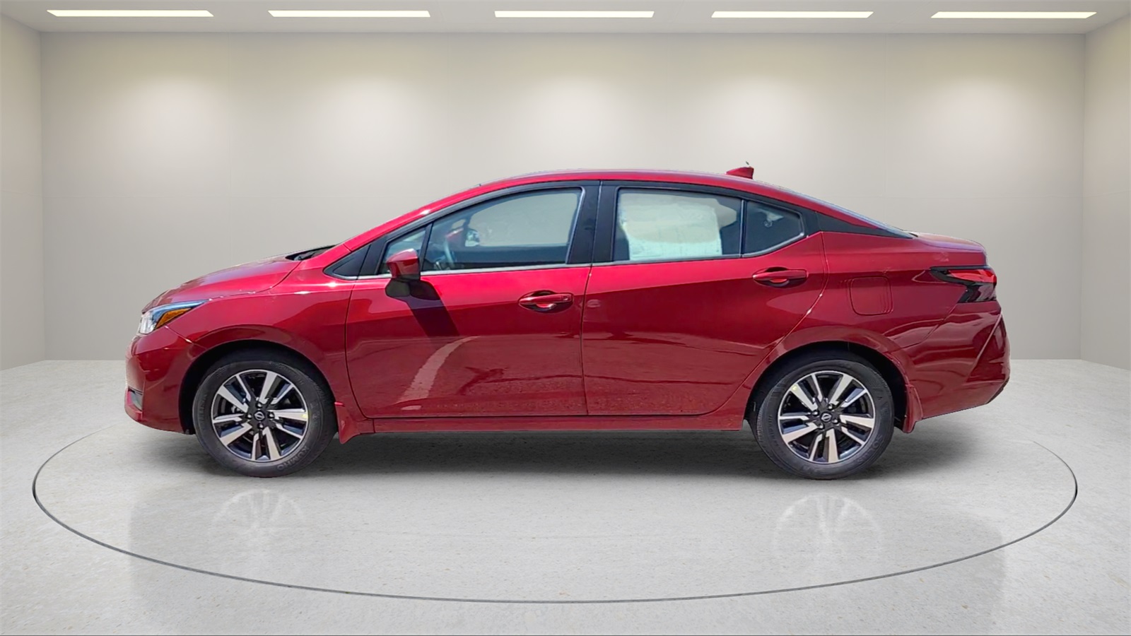 2025 Nissan Versa SV photo 4