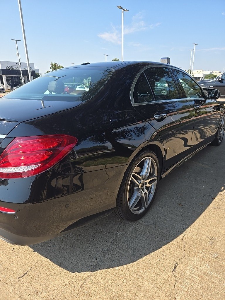 2018 Mercedes Benz E 300 AMG Sport photo 2