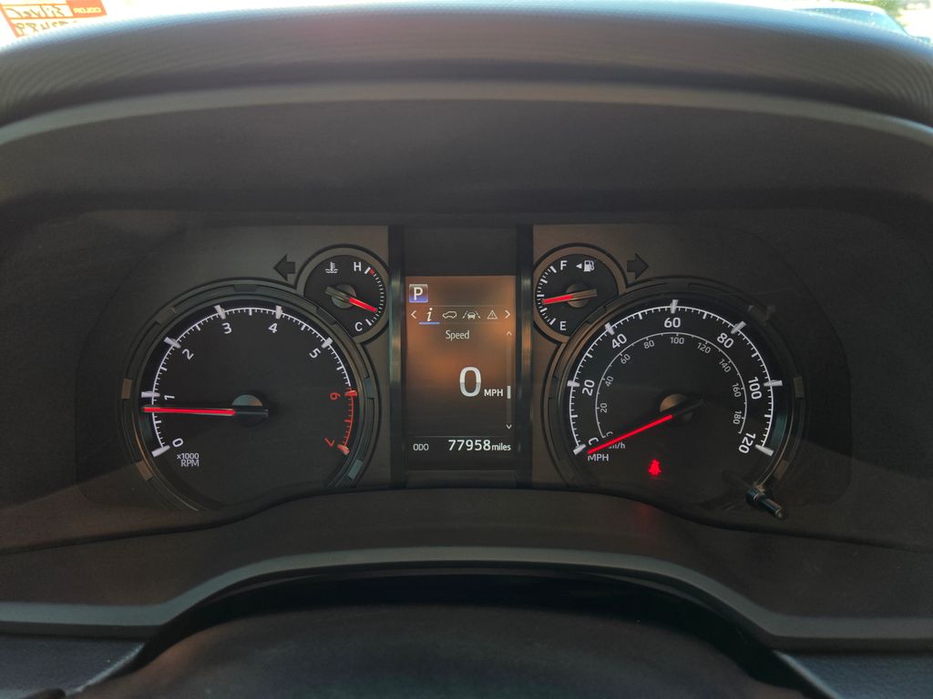 2021 Toyota 4Runner SR5 photo 17