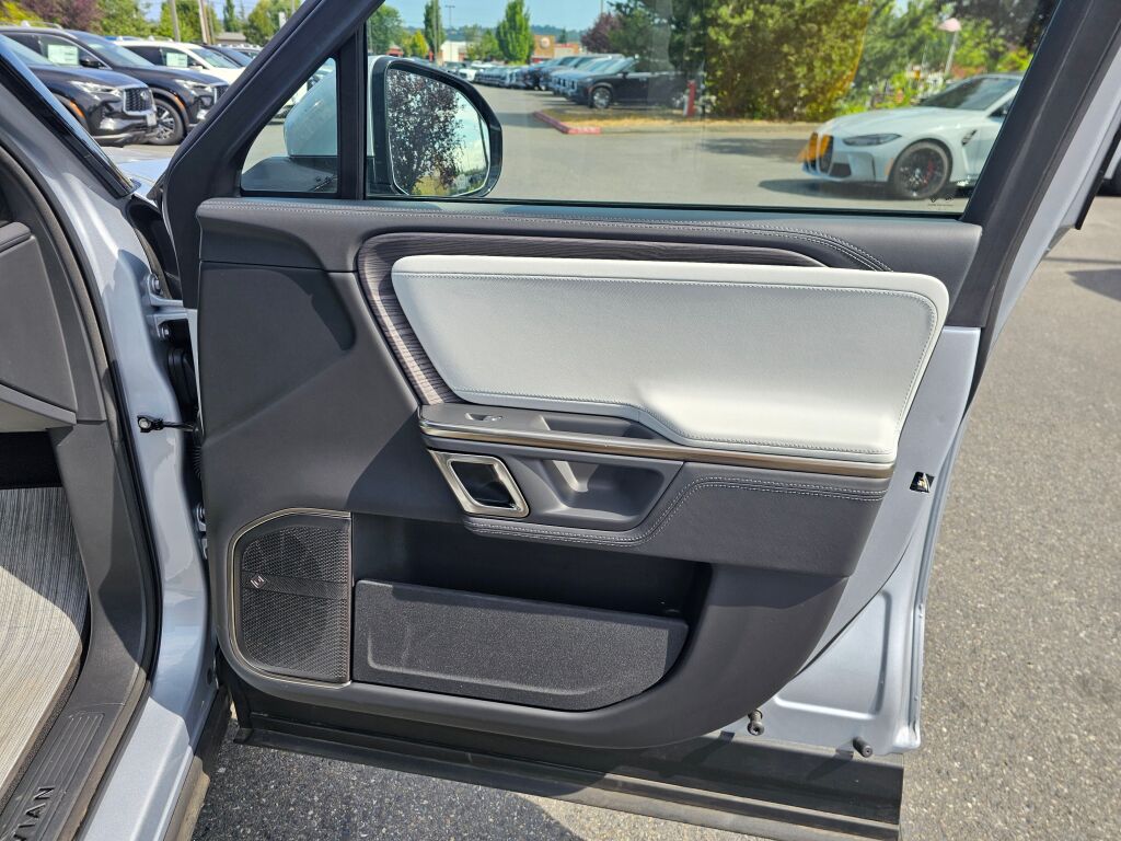 2023 Rivian R1S Adventure photo 9