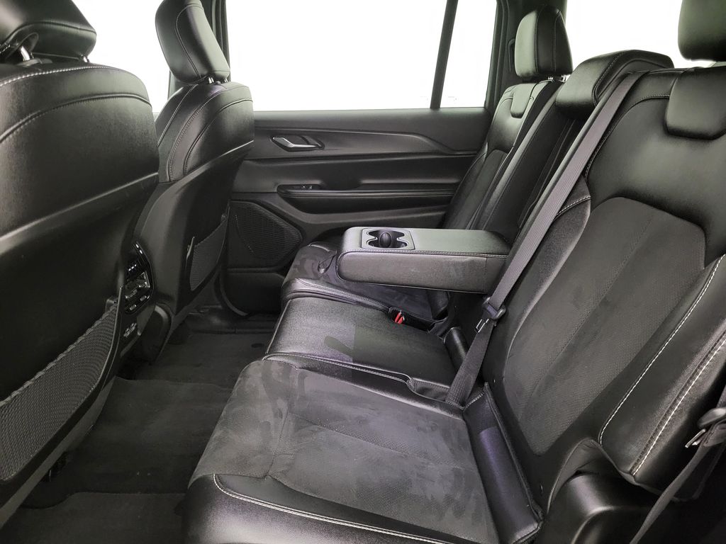 2024 Jeep Grand Cherokee Altitude photo 24