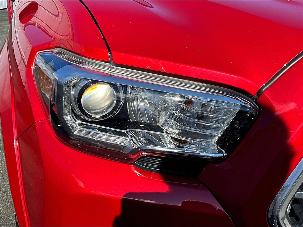 2019 Toyota Tacoma TRD Sport photo 30