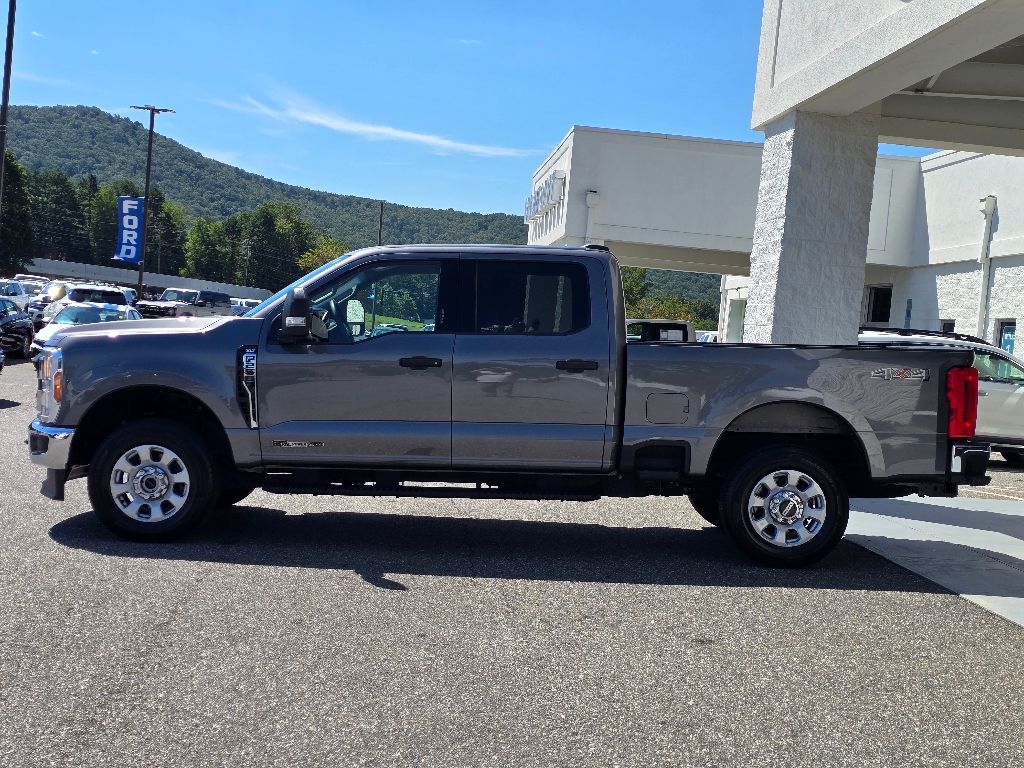 2024 Ford F-250 XLT photo 22