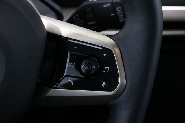 2025 Bmw iX photo 18