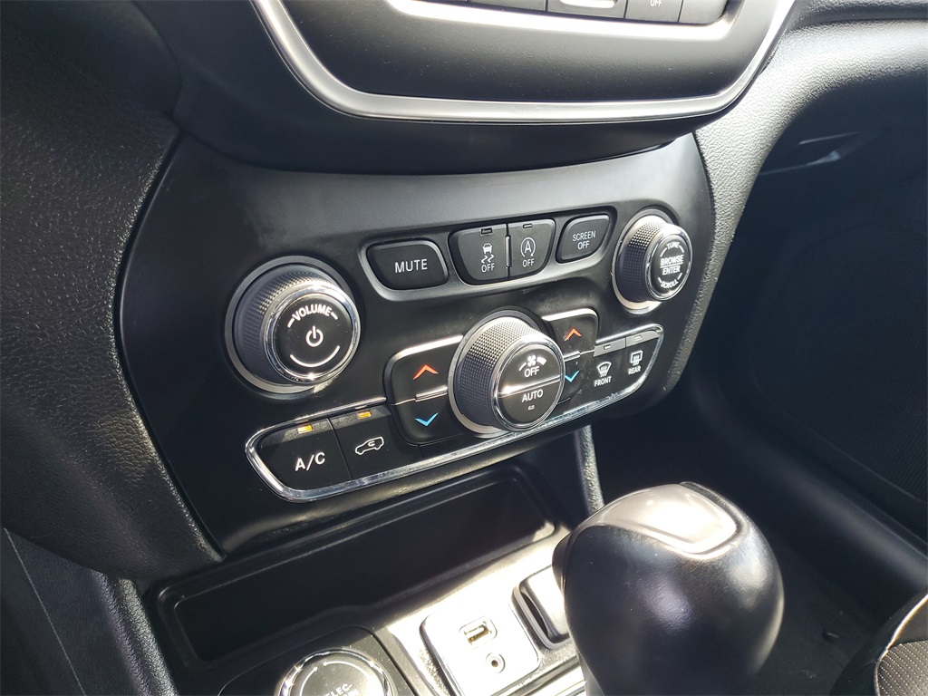 2023 Jeep Cherokee Altitude photo 18