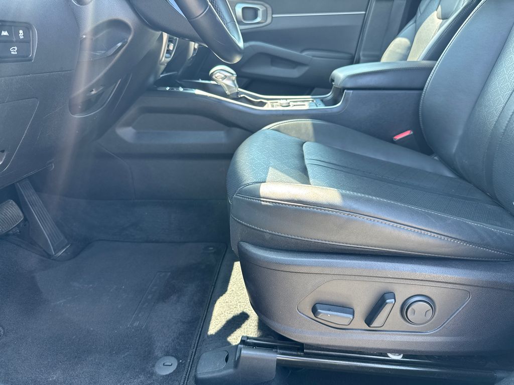 2022 Kia Sorento EX photo 10