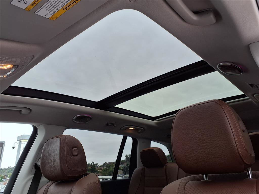 2024 Mercedes Benz GLS 450 4MATIC photo 11