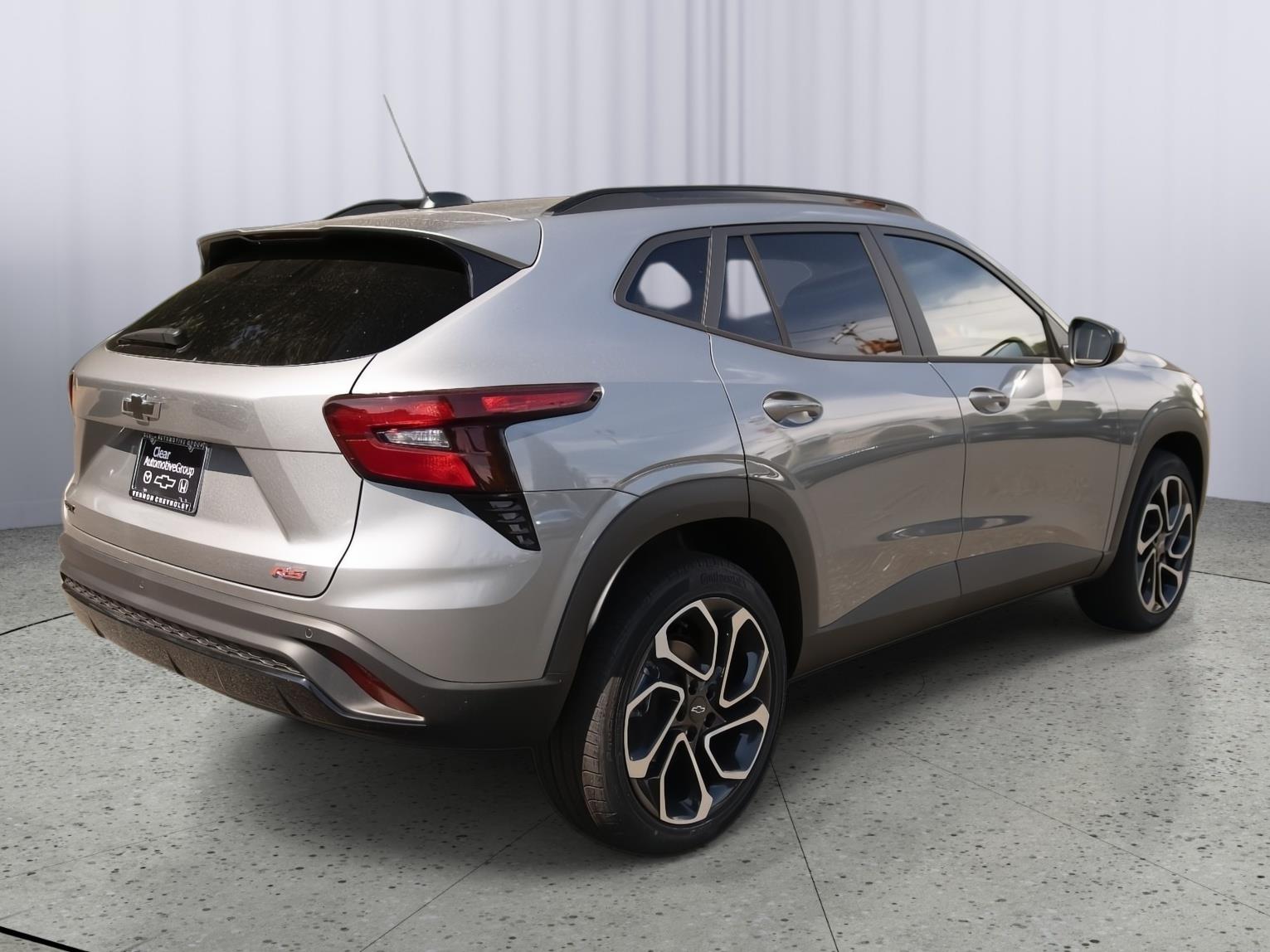 2025 Chevrolet Trax photo 7