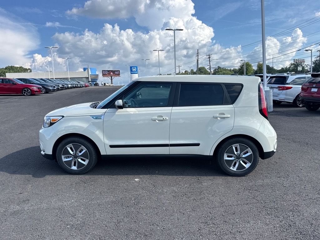 Used 2017 Kia Soul EV with VIN KNDJP3AE7H7022804 for sale in Johnson City, TN