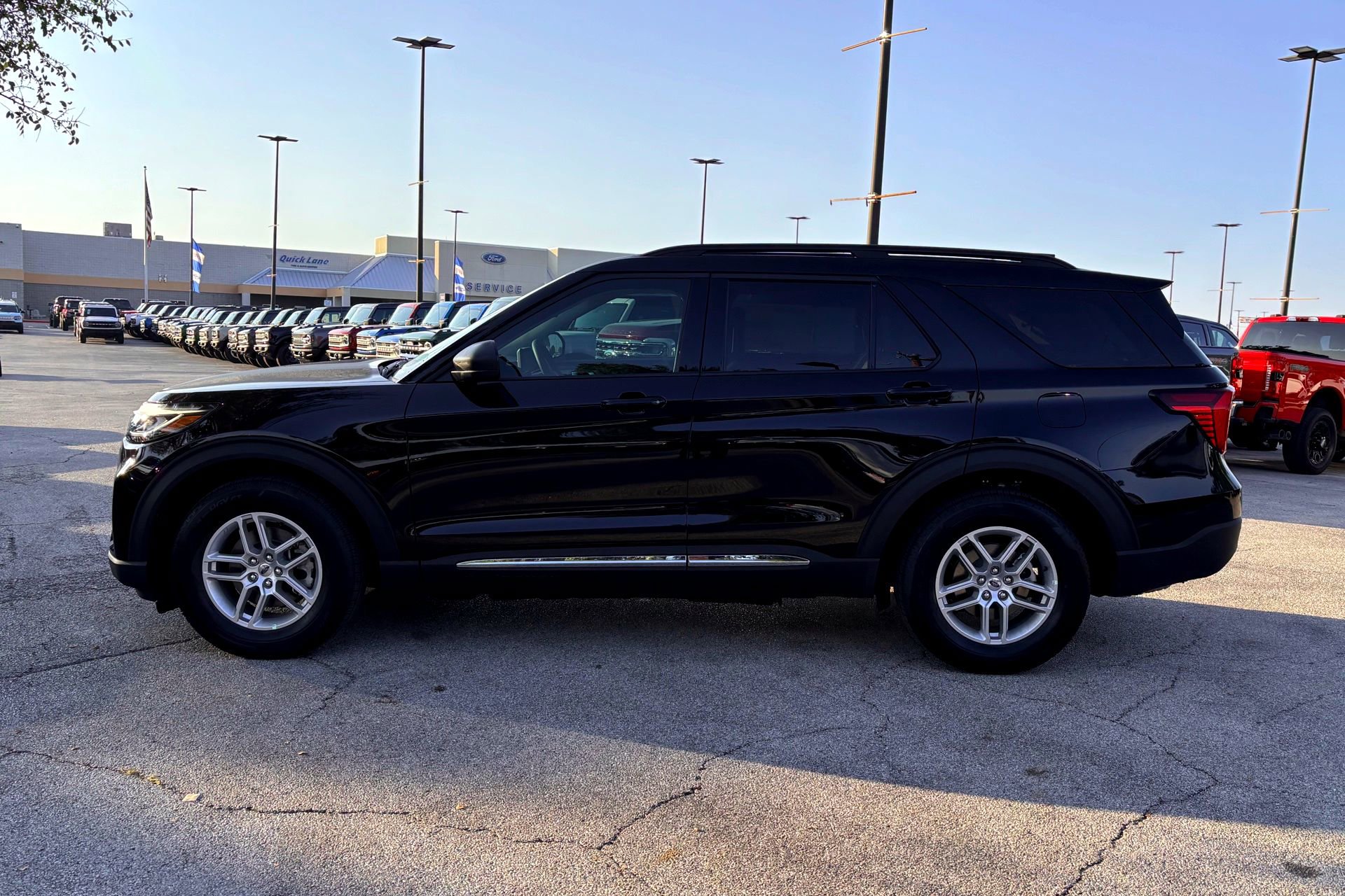 2025 Ford Explorer Active