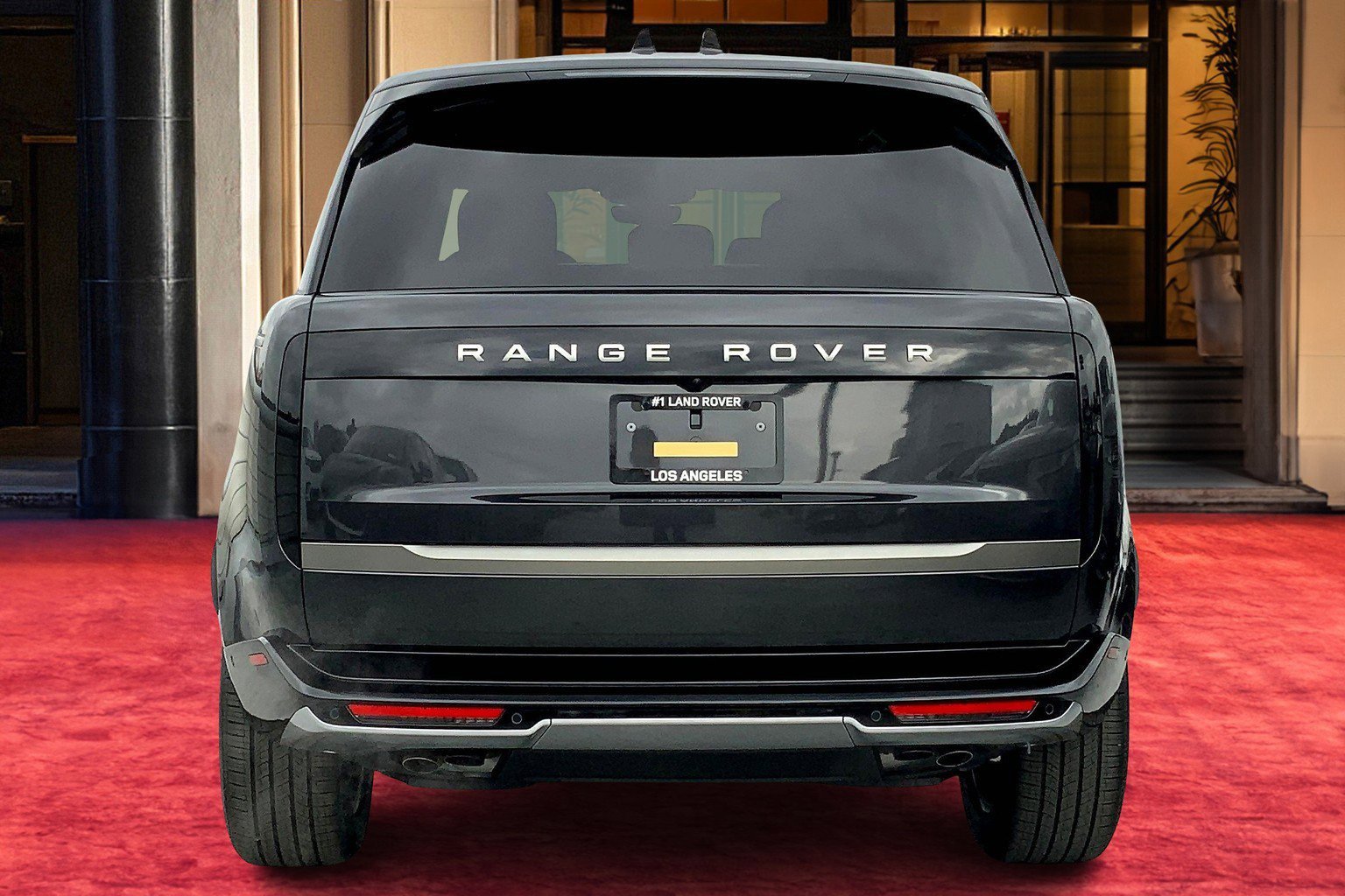 2025 Land Rover Range Rover SE photo 2