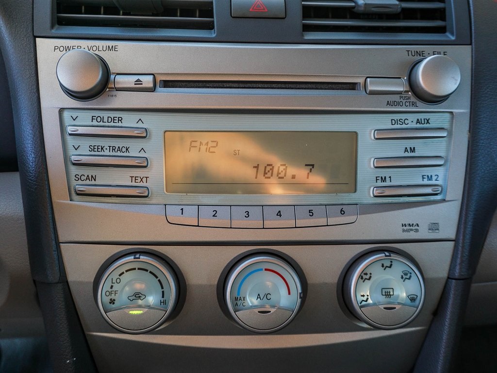 2007 Toyota Camry LE photo 21