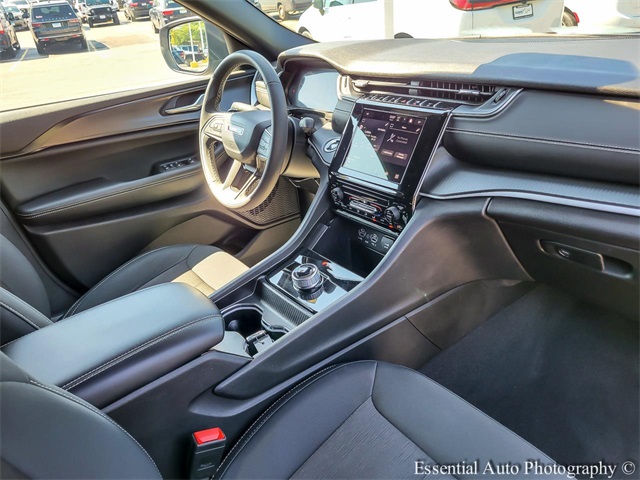 2024 JEEP GRAND CHEROKEE L - Image 31