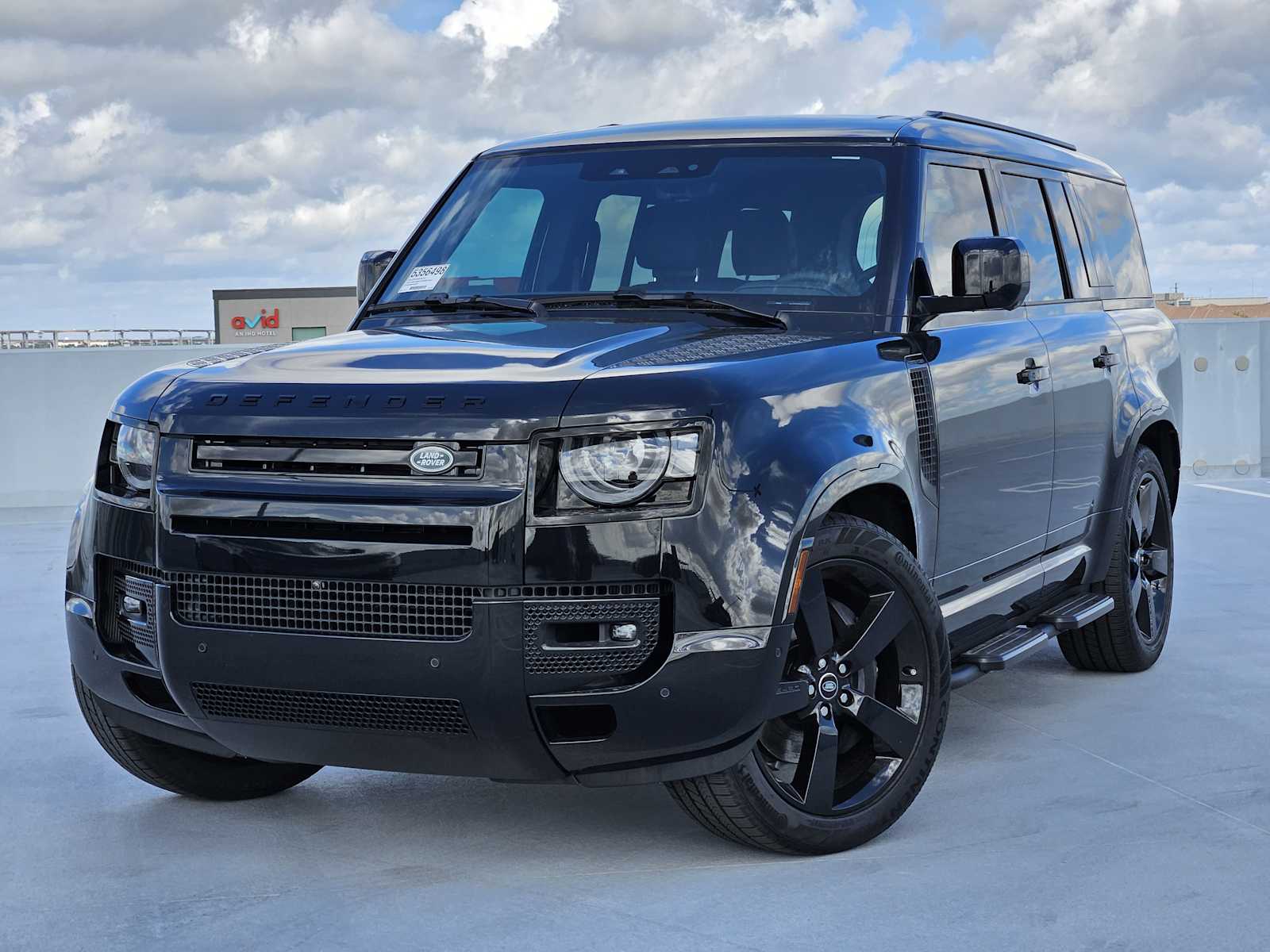 2025 Land Rover Defender X-Dynamic SE's photo