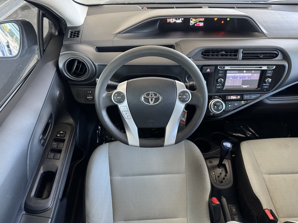 2015 Toyota Prius C One photo 17