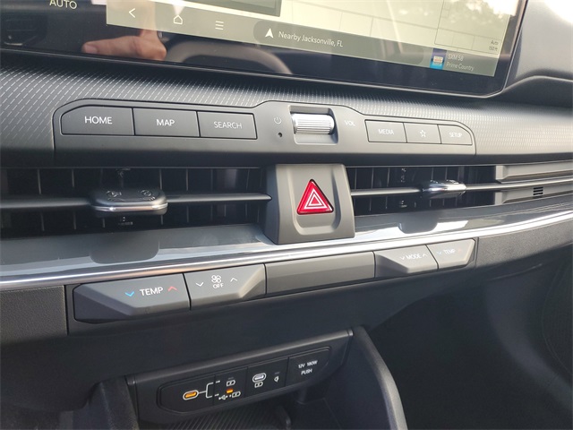 2025 Kia K4 GT-Line photo 16