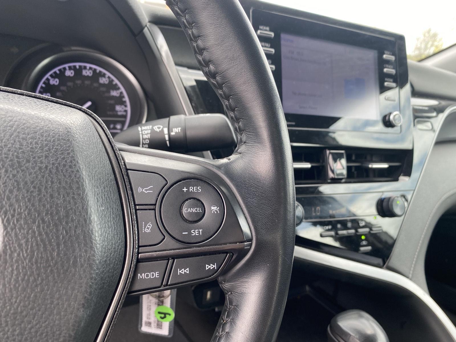 2023 Toyota Camry SE photo 19