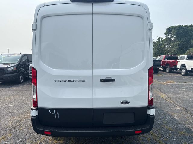 2025 Ford Transit photo 3