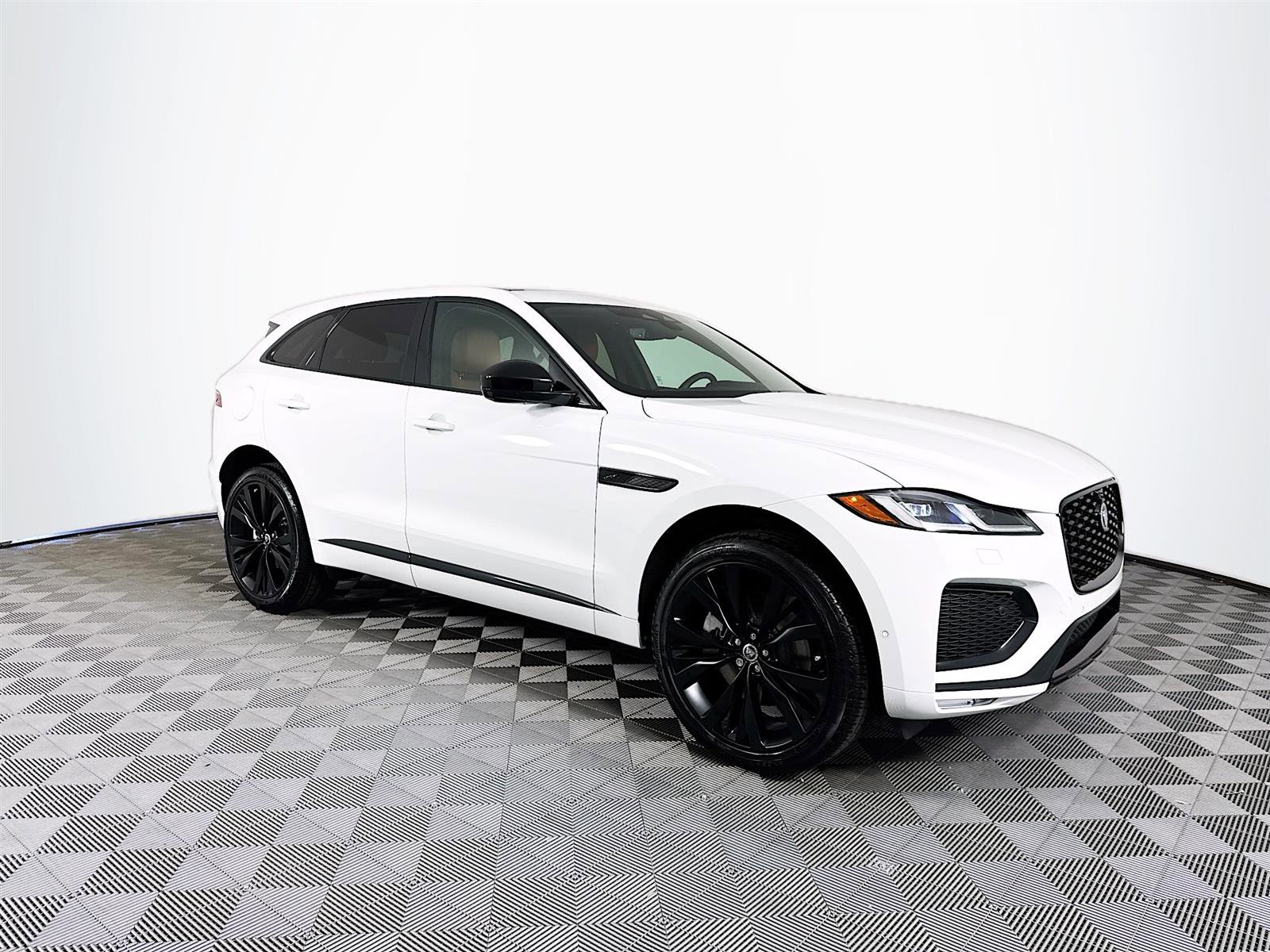 2026 Jaguar F-PACE P250 R-Dynamic S photo 3