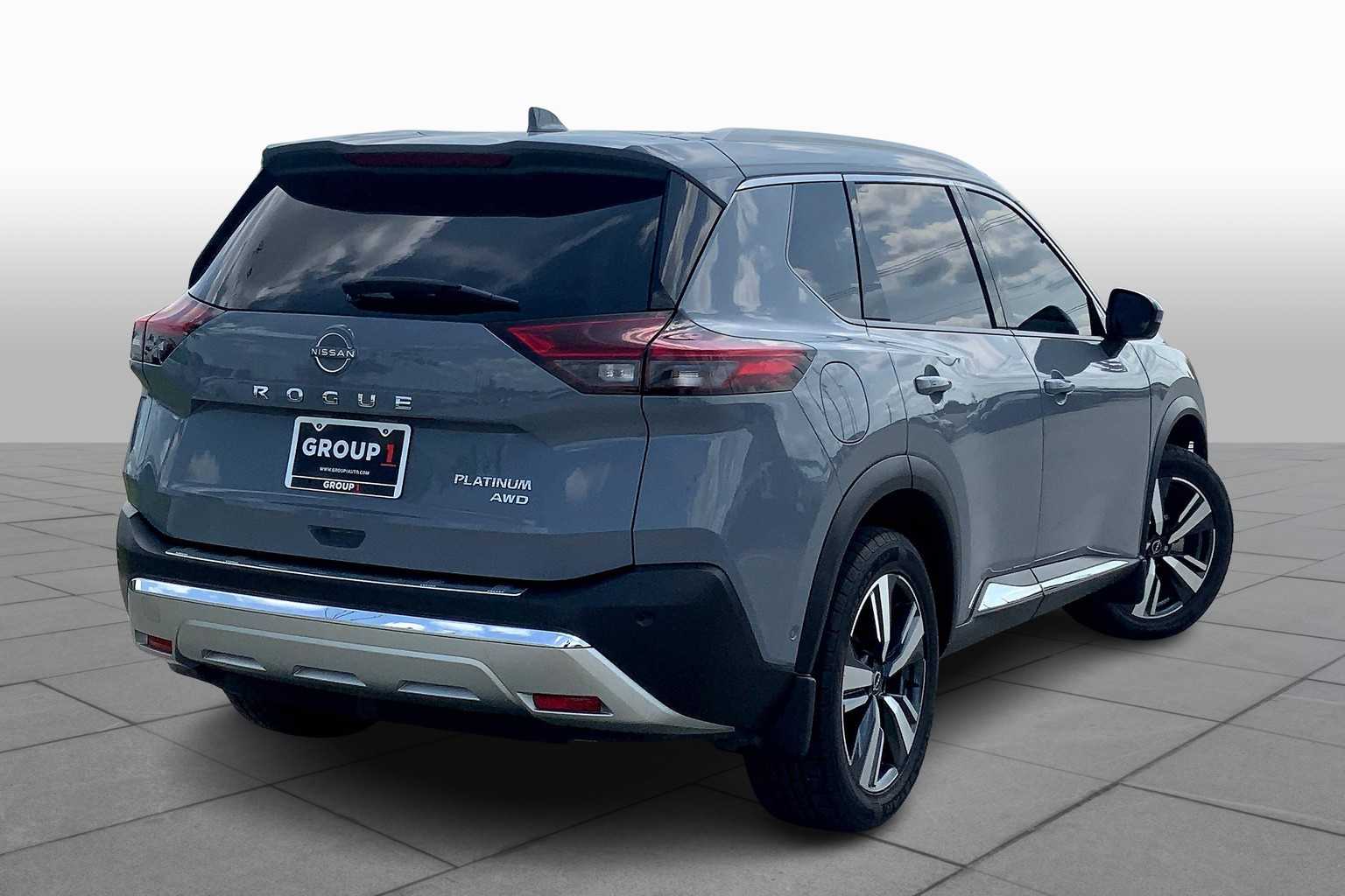 2023 Nissan Rogue Platinum photo 11