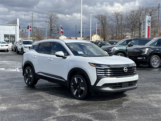 2025 Nissan Kicks SR photo 2