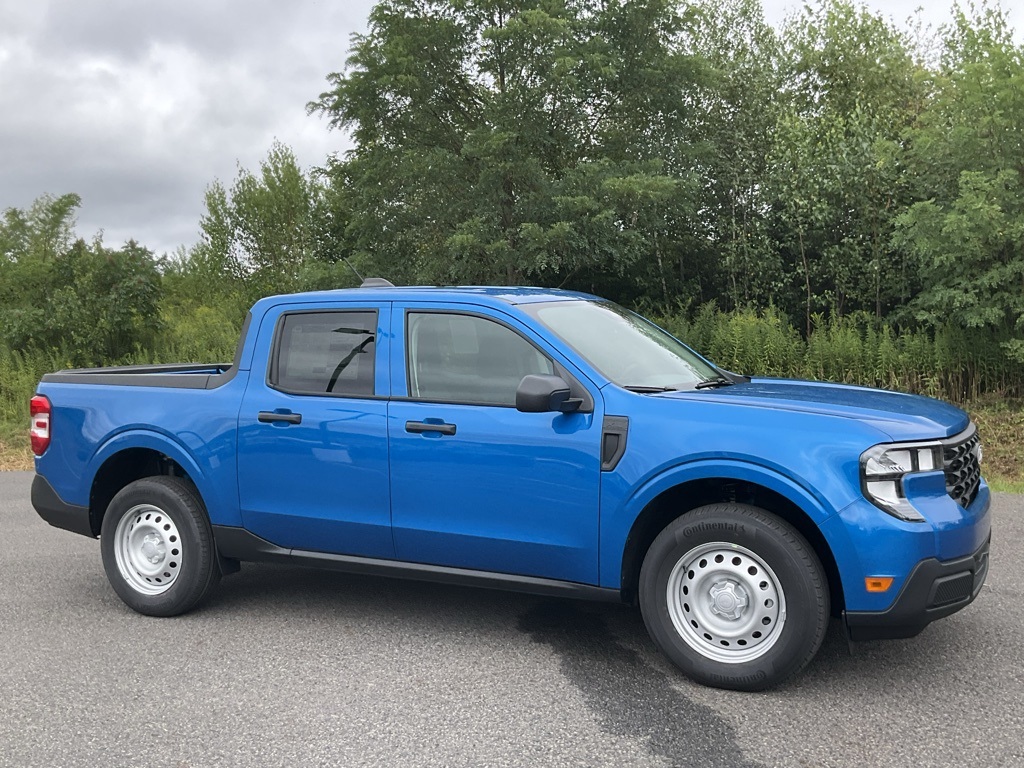 2025 Ford Maverick XL's photo