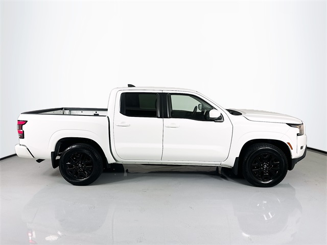 2022 Nissan Frontier SV photo 9