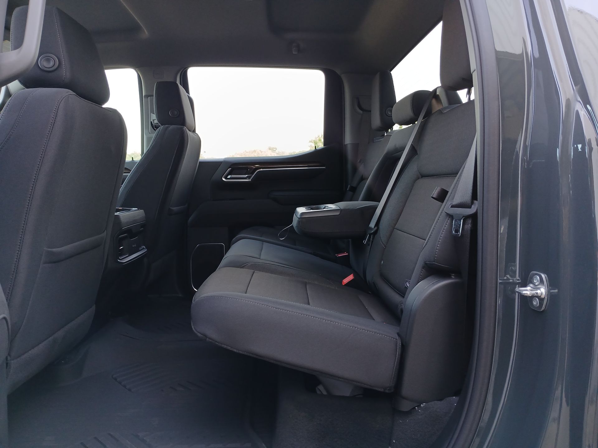 2025 Chevrolet Silverado 1500 LT photo 25