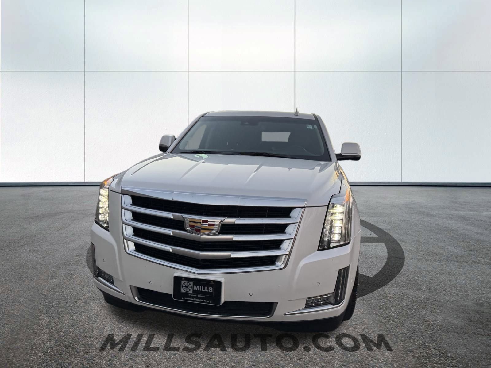 Used 2018 Cadillac Escalade ESV Luxury with VIN 1GYS4HKJ7JR188461 for sale in Baxter, Minnesota