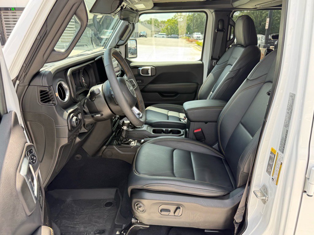 2024 Jeep Wrangler Sahara photo 20