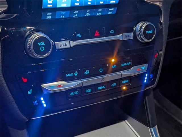2023 Ford Explorer Limited photo 18
