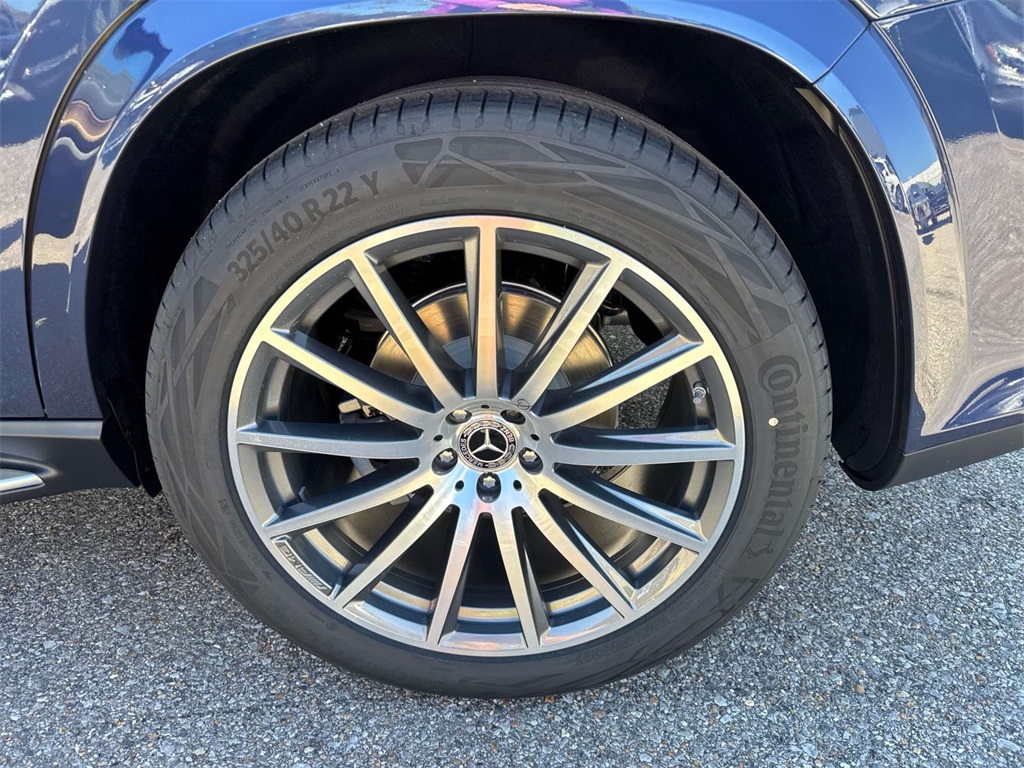 2026 Mercedes Benz GLS 450 4MATIC photo 3