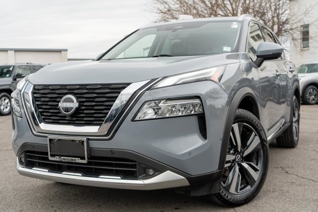 2022 Nissan Rogue Platinum's photo