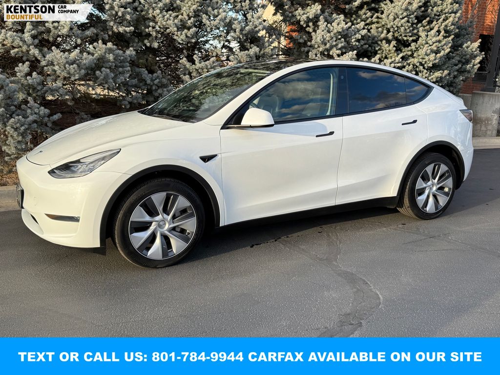 2023 Tesla Model Y Long Range's photo