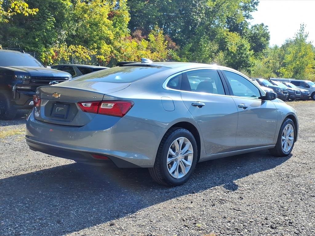 2025 Chevrolet Malibu 1LT photo 3