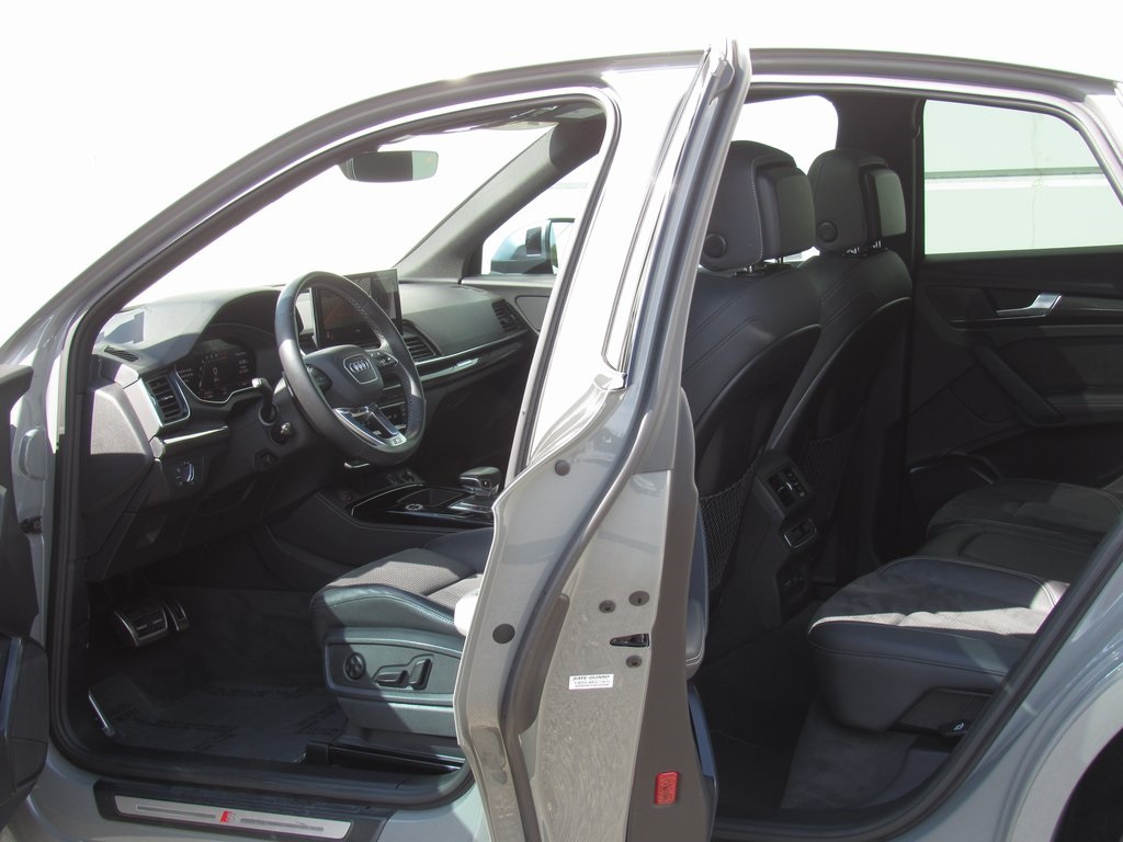 2022 Audi SQ5 Premium Plus photo 12