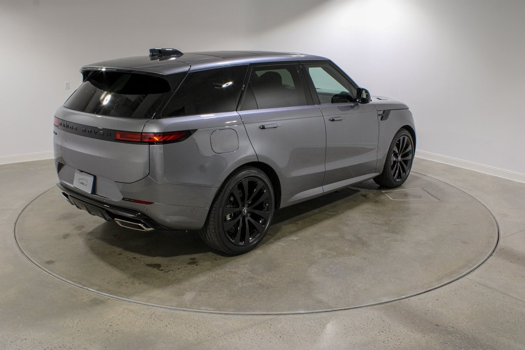 2025 Land Rover Range Rover Sport SE photo 4