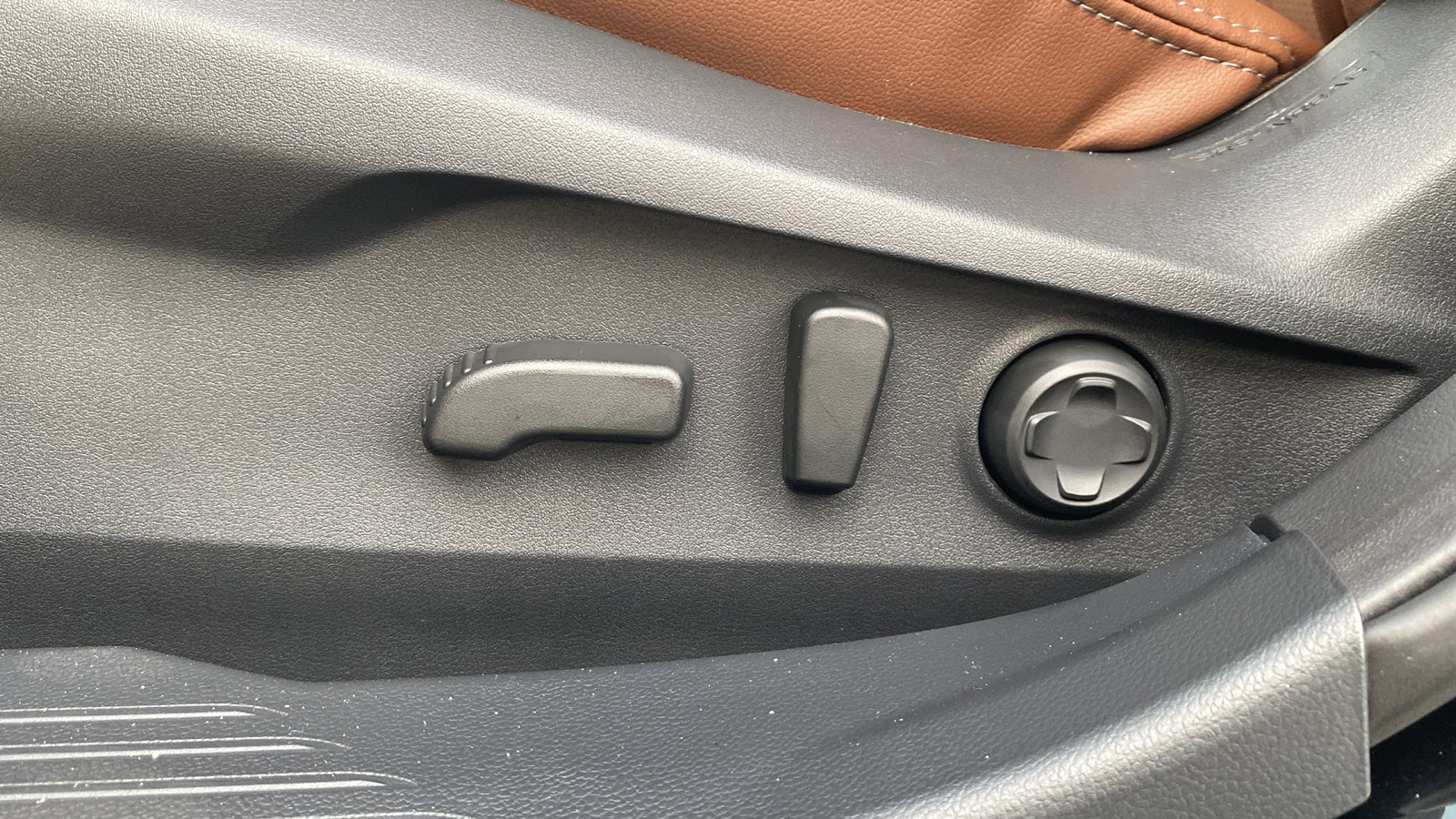 2025 Subaru Outback Touring photo 10