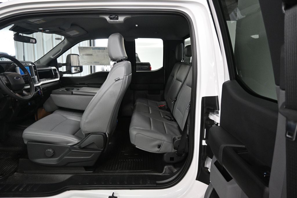 2024 Ford F-550 XL photo 17