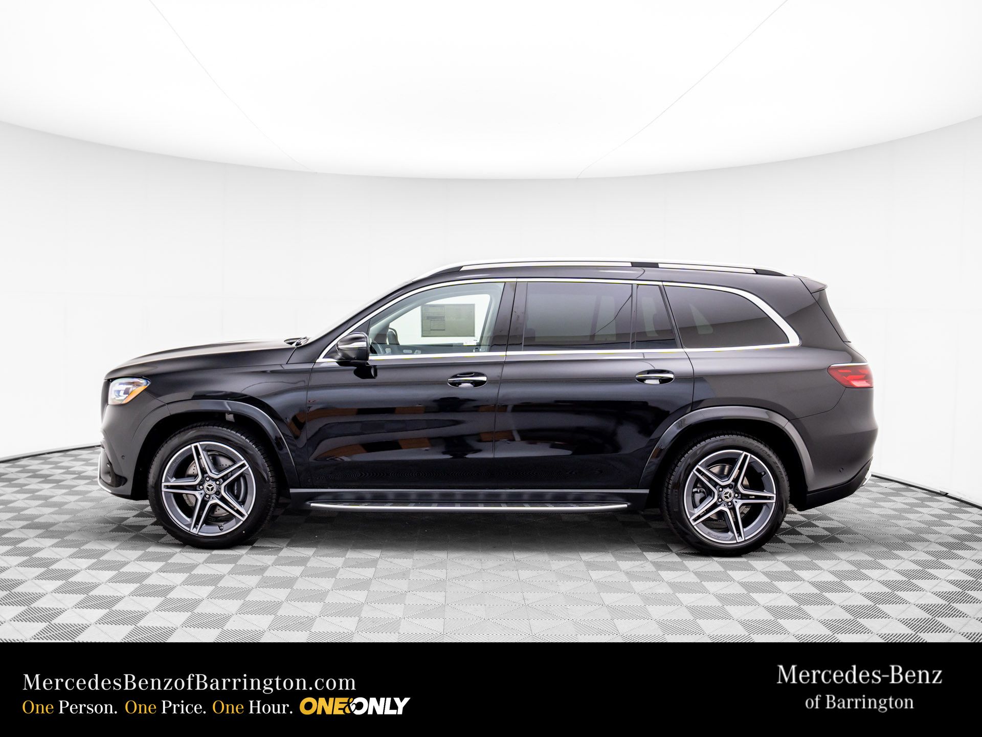 2025 Mercedes Benz GLS 450 4MATIC photo 2