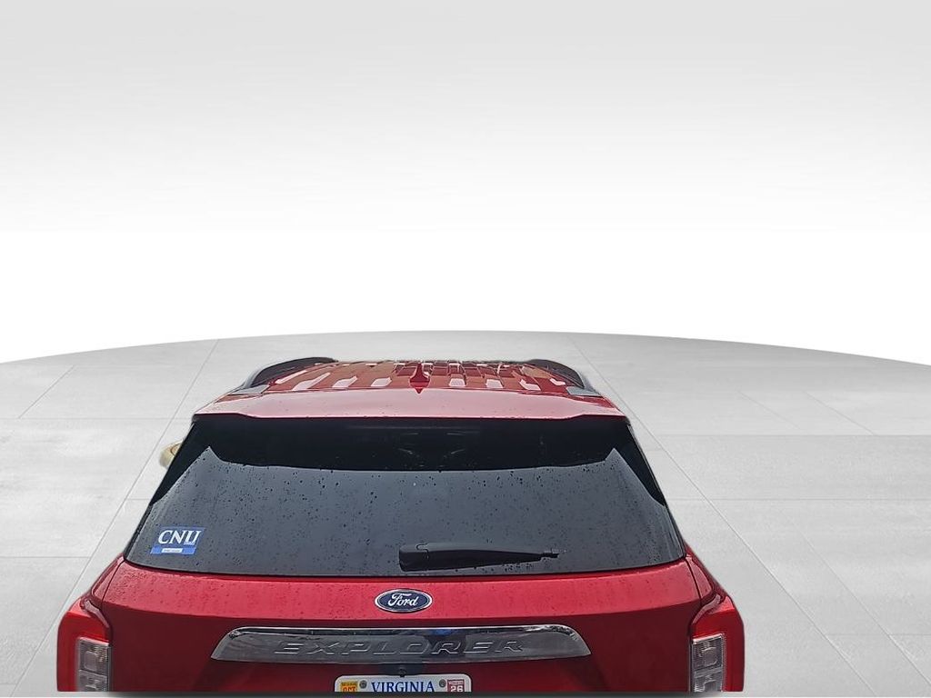 2020 Ford Explorer XLT photo 3